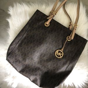 MK purse
